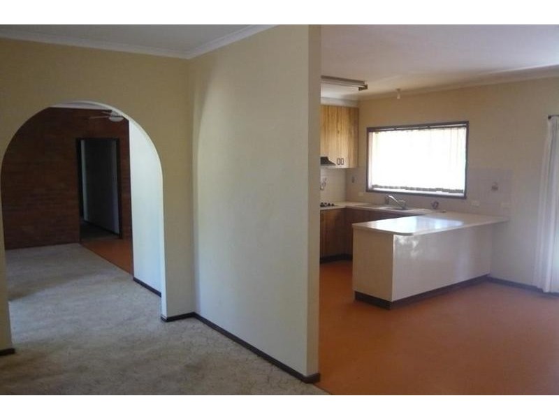 353 station, Epsom VIC 3551