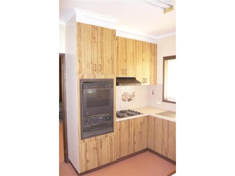 353 station, Epsom VIC 3551