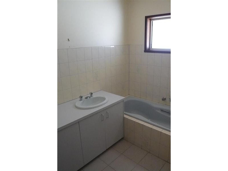 353 station, Epsom VIC 3551