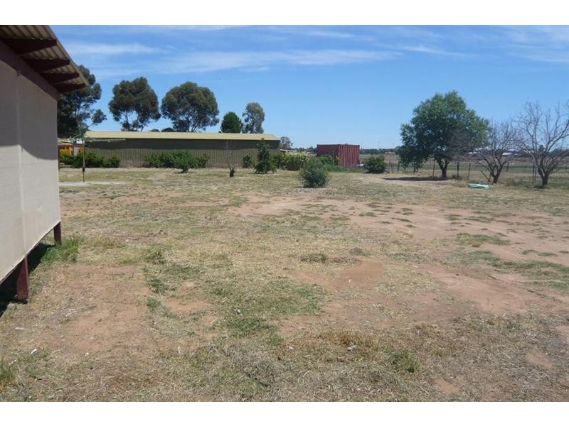 353 station, Epsom VIC 3551