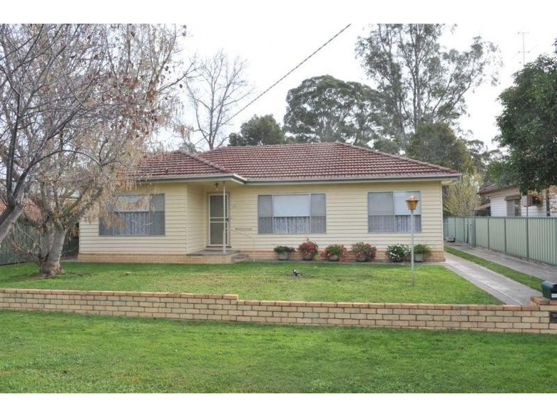 24 Hope Street, Kangaroo Flat VIC 3555