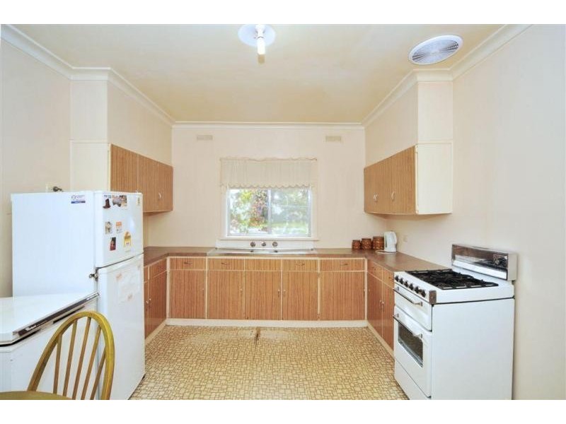 24 Hope Street, Kangaroo Flat VIC 3555