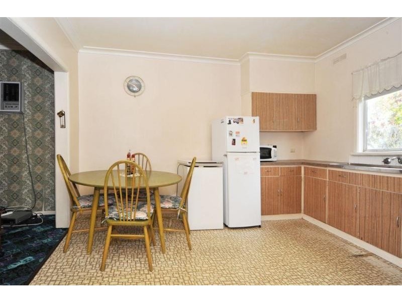 24 Hope Street, Kangaroo Flat VIC 3555