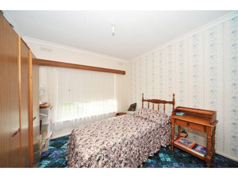 24 Hope Street, Kangaroo Flat VIC 3555