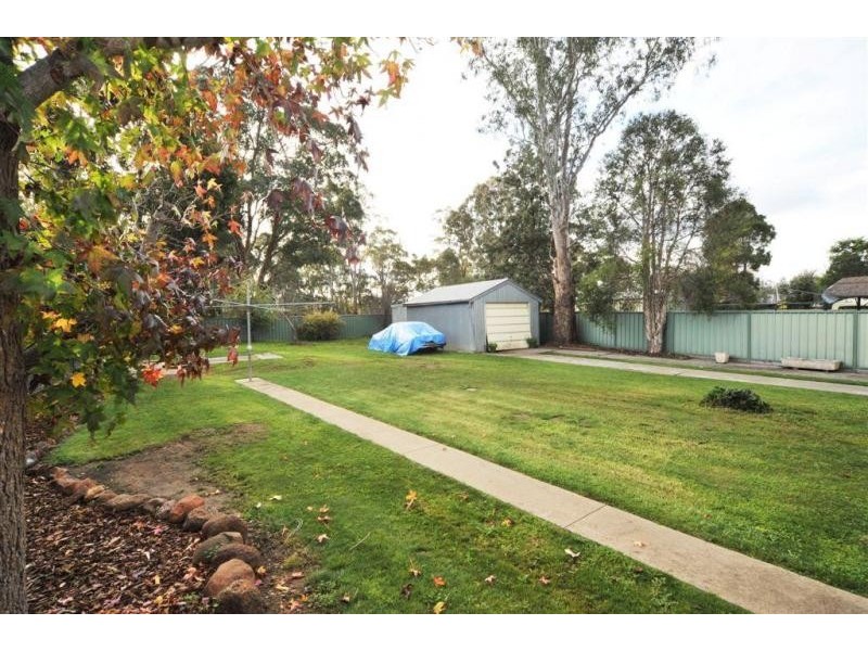 24 Hope Street, Kangaroo Flat VIC 3555