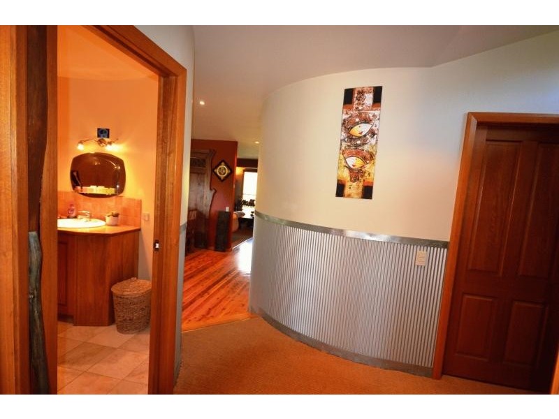 7 Lowe Street, Kangaroo Flat VIC 3555