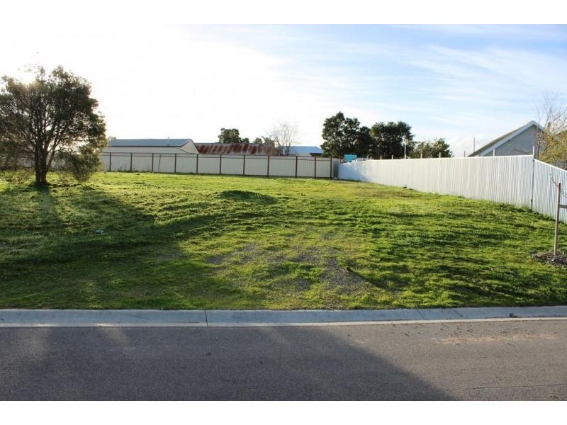 2 Belladonna Rise, Kangaroo Flat VIC 3555