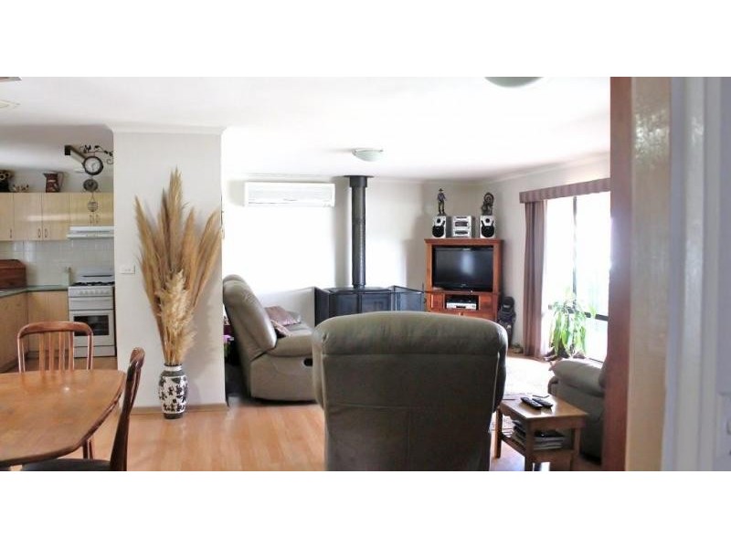 11 Sullivan Street, Inglewood VIC 3517