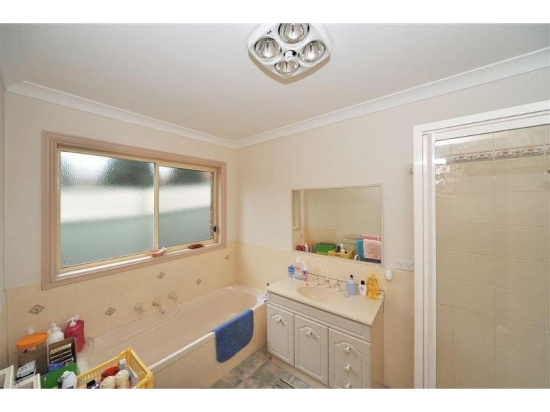 6 Retreat Road, Flora Hill VIC 3550