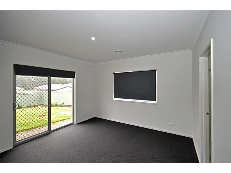 13 Rachel Terrace, Maiden Gully VIC 3551