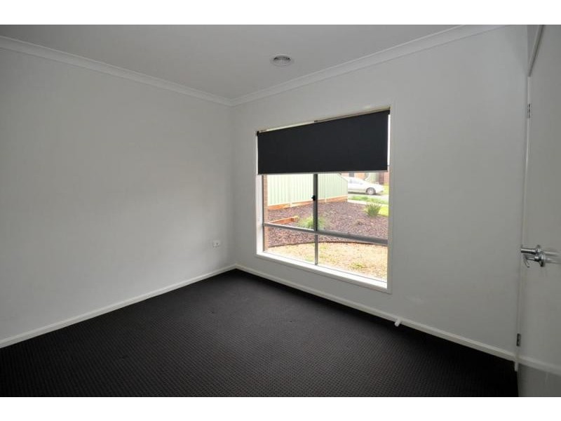 13 Rachel Terrace, Maiden Gully VIC 3551