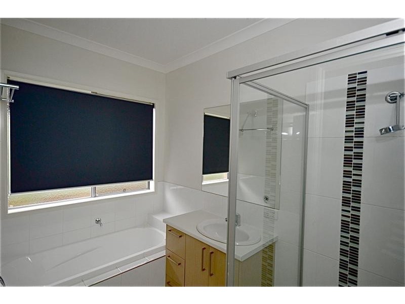 13 Rachel Terrace, Maiden Gully VIC 3551