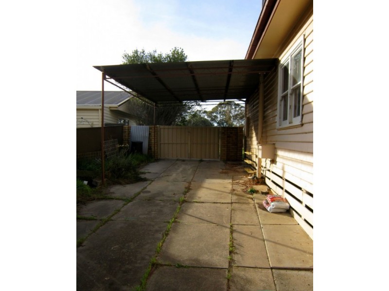 8 Morrison Street, Kangaroo Flat VIC 3555
