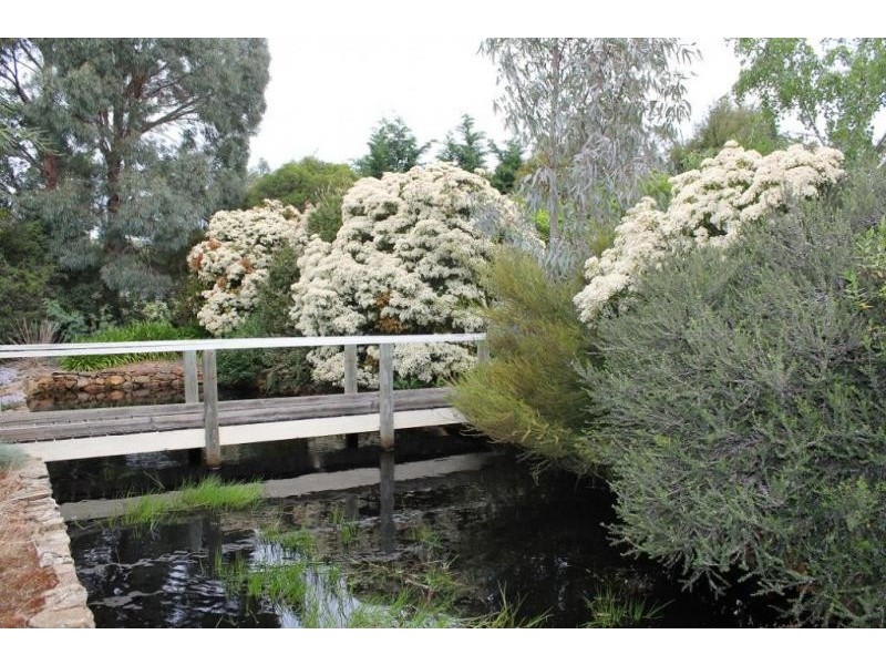 38 Blackjack Road, Harcourt VIC 3453