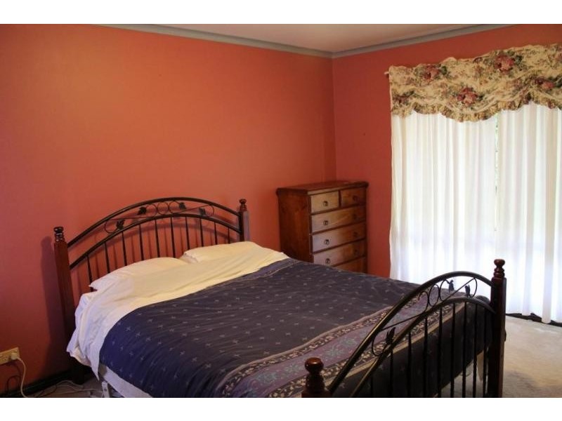 38 Blackjack Road, Harcourt VIC 3453