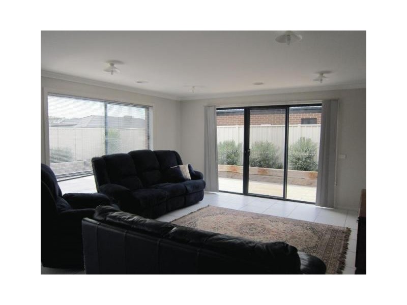 15 Lorikeet Avenue, Epsom VIC 3551