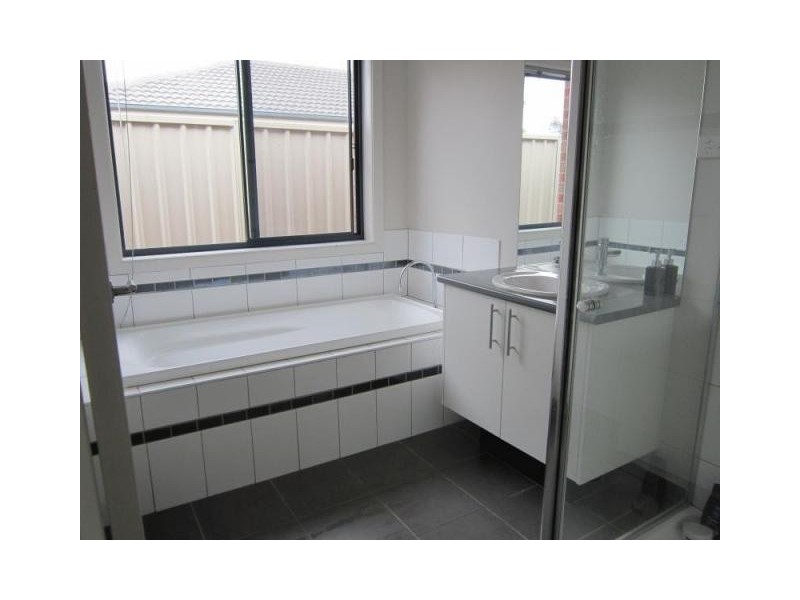 15 Lorikeet Avenue, Epsom VIC 3551