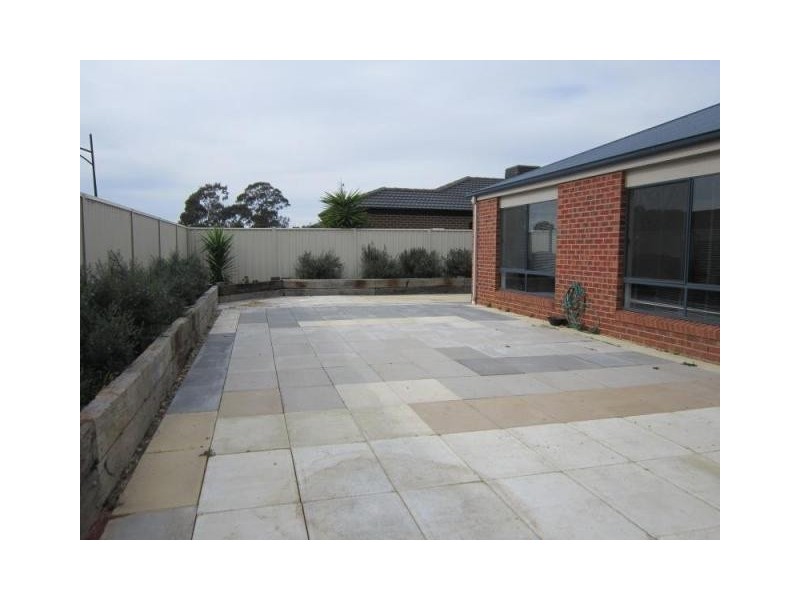 15 Lorikeet Avenue, Epsom VIC 3551