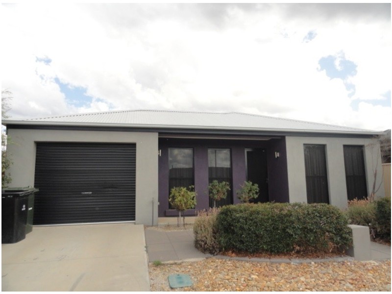 21 Manna Gum Drive, Epsom VIC 3551