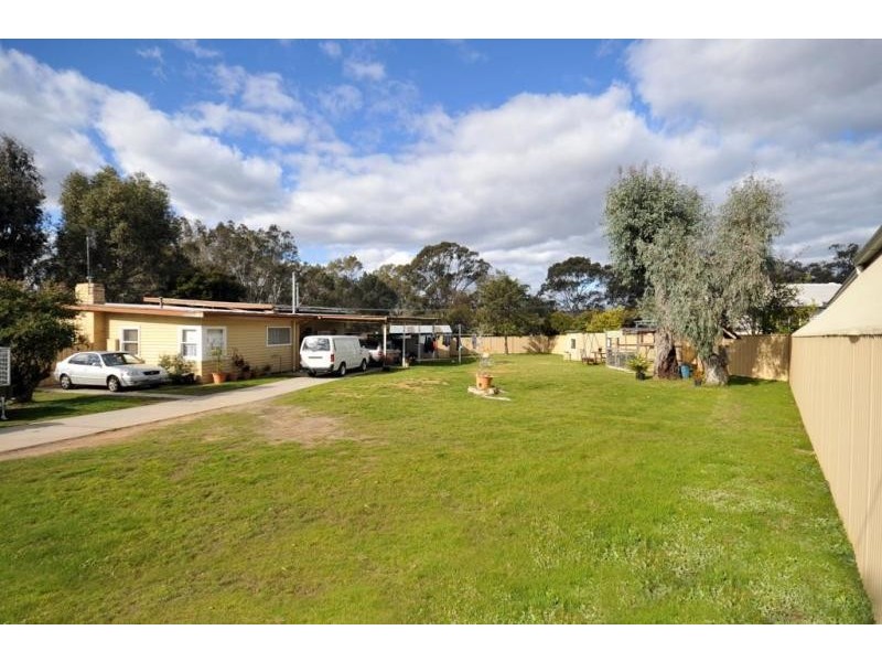 1 Morrison Street, Kangaroo Flat VIC 3555