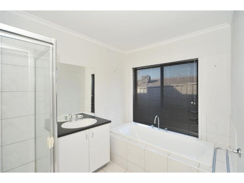 33 Arthurs Crescent, Strathfieldsaye VIC 3551