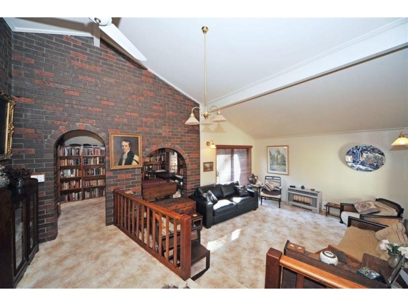 34 Milton Avenue, Spring Gully VIC 3550