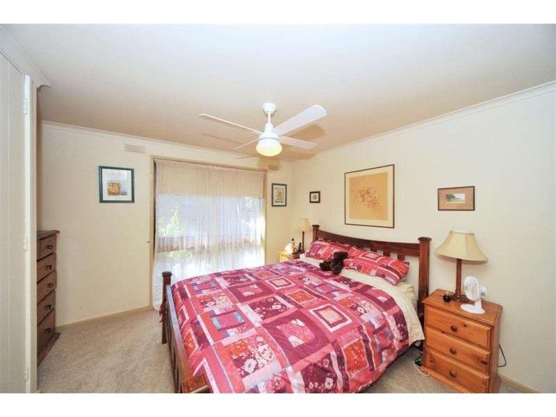 34 Milton Avenue, Spring Gully VIC 3550