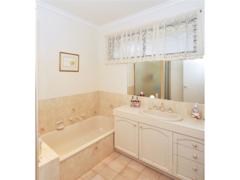 3 Nerang Court, Kennington VIC 3550