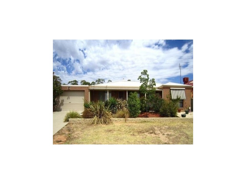 19 Pittaway Street, Kangaroo Flat VIC 3555