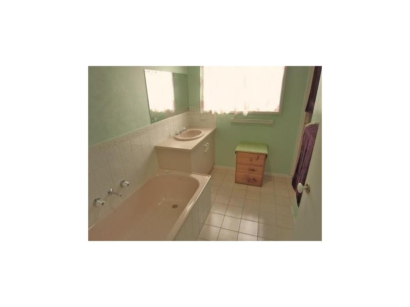 19 Pittaway Street, Kangaroo Flat VIC 3555