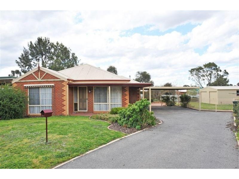 6 Dava Court, Kangaroo Flat VIC 3555