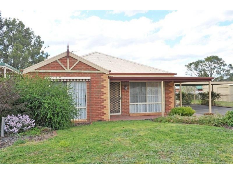6 Dava Court, Kangaroo Flat VIC 3555