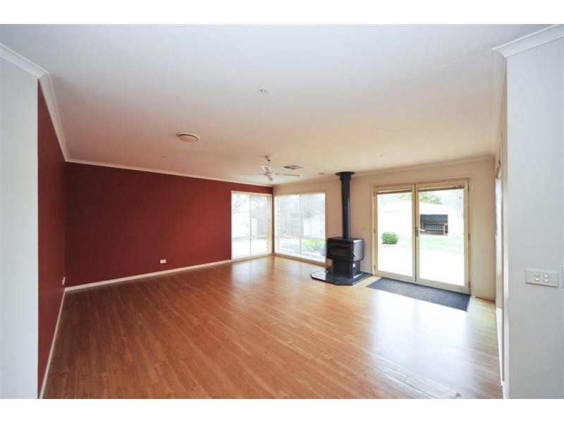 6 Dava Court, Kangaroo Flat VIC 3555