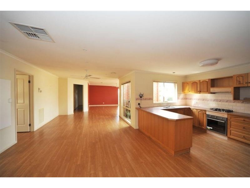 6 Dava Court, Kangaroo Flat VIC 3555