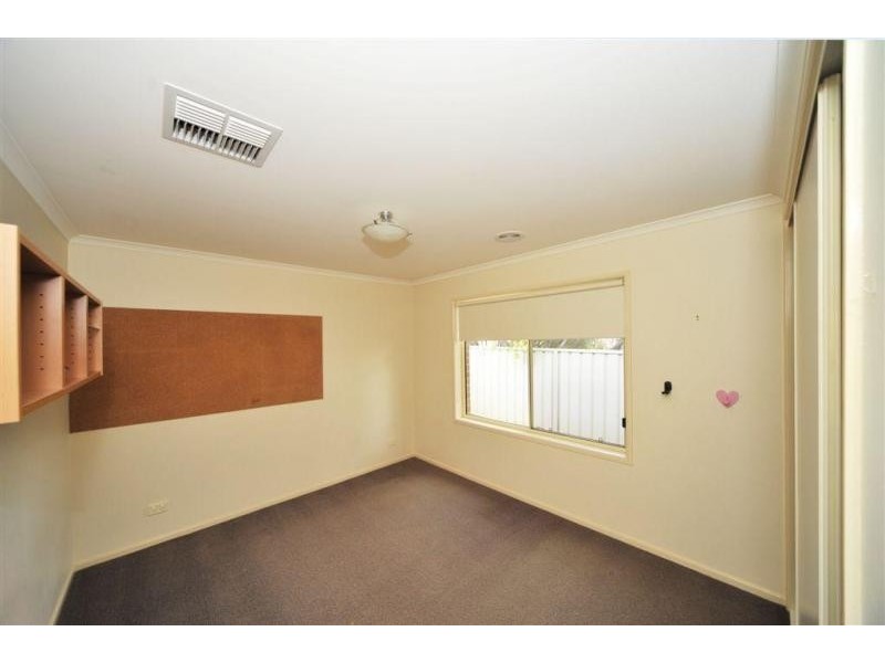 6 Dava Court, Kangaroo Flat VIC 3555