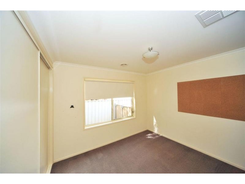 6 Dava Court, Kangaroo Flat VIC 3555