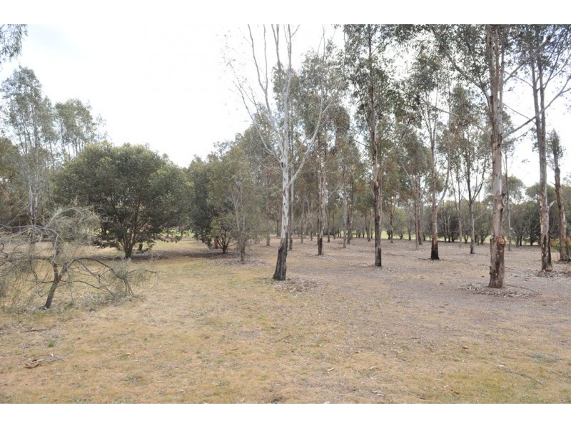 22 Emu Road, Lockwood VIC 3551