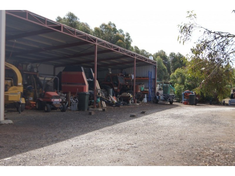 22 Emu Road, Lockwood VIC 3551