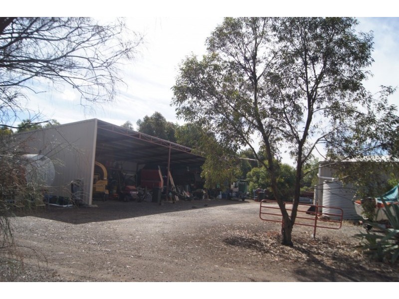 22 Emu Road, Lockwood VIC 3551