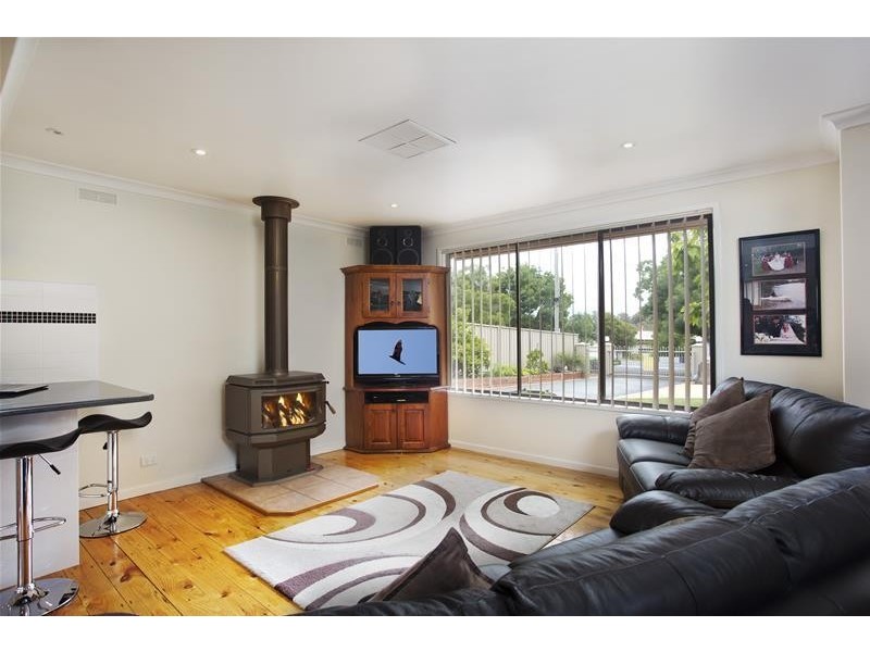 100 Farnsworth Street, Castlemaine VIC 3450