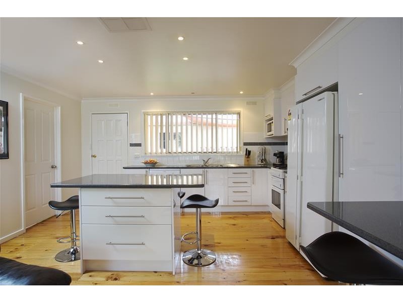 100 Farnsworth Street, Castlemaine VIC 3450