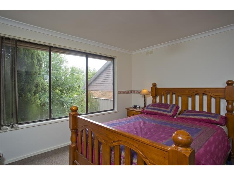 100 Farnsworth Street, Castlemaine VIC 3450