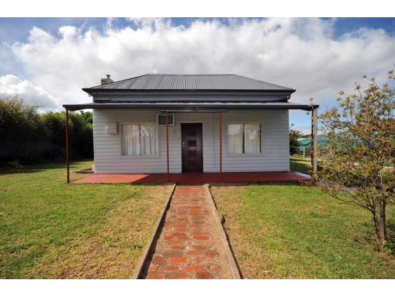 33 Sandhurst Road, California Gully VIC 3556