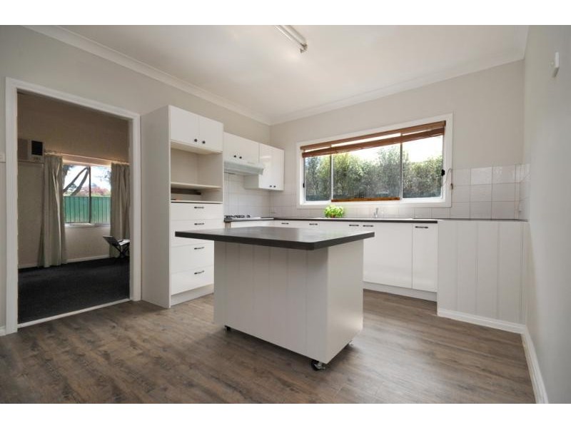 33 Sandhurst Road, California Gully VIC 3556