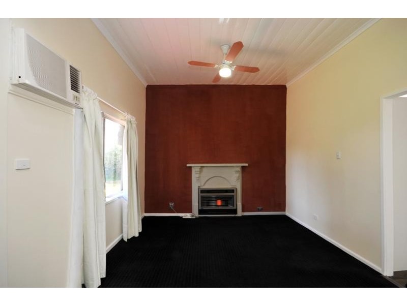 33 Sandhurst Road, California Gully VIC 3556
