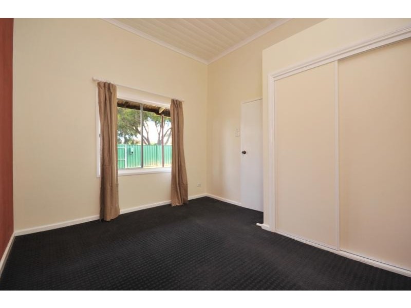 33 Sandhurst Road, California Gully VIC 3556