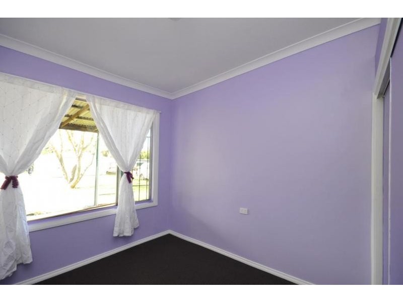 33 Sandhurst Road, California Gully VIC 3556