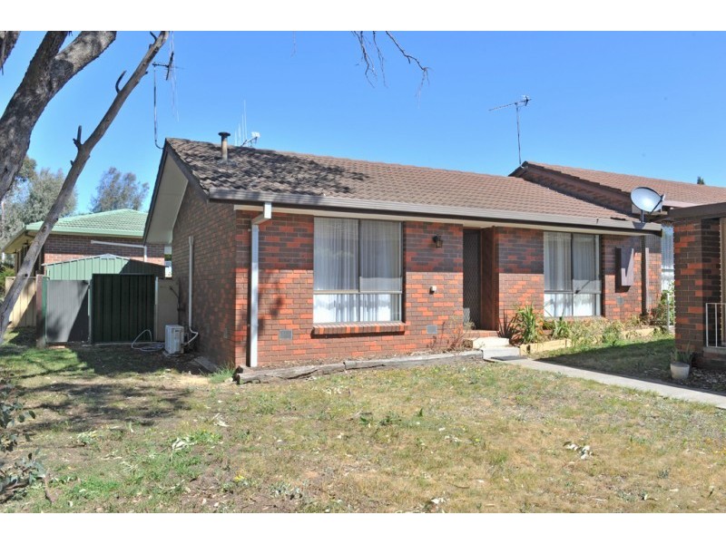 2/6 Cockerell Court, Kennington VIC 3550
