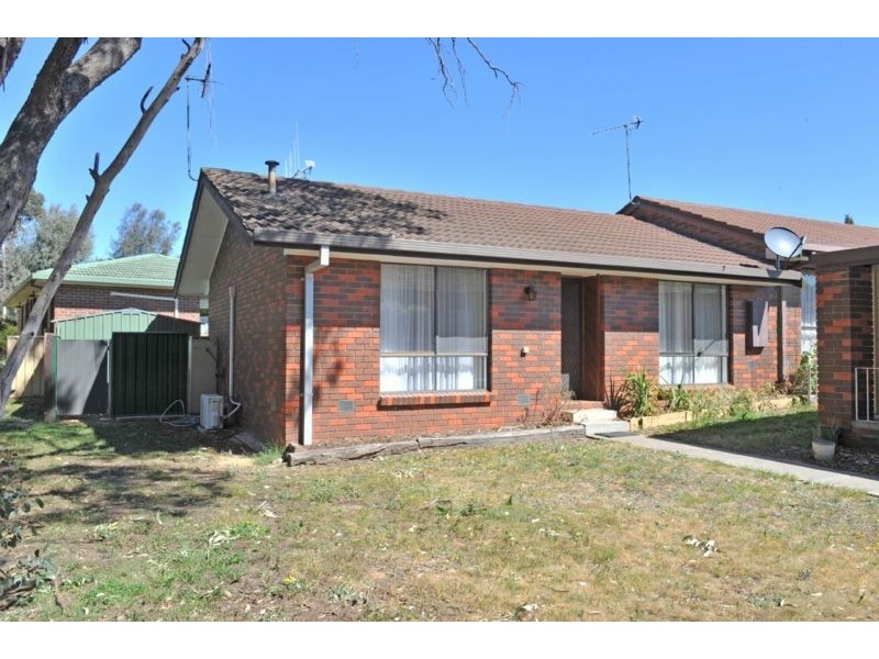 2/6 Cockerell Court, Kennington VIC 3550