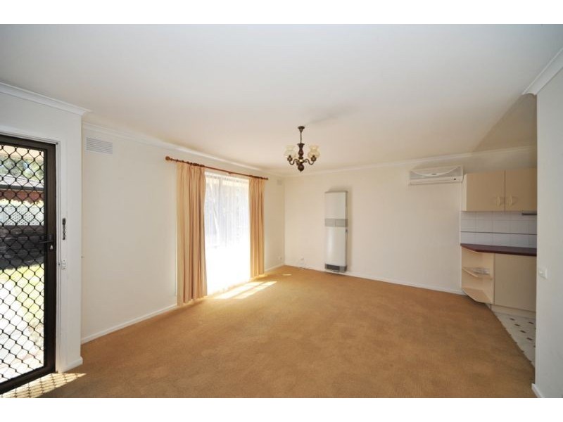 2/6 Cockerell Court, Kennington VIC 3550